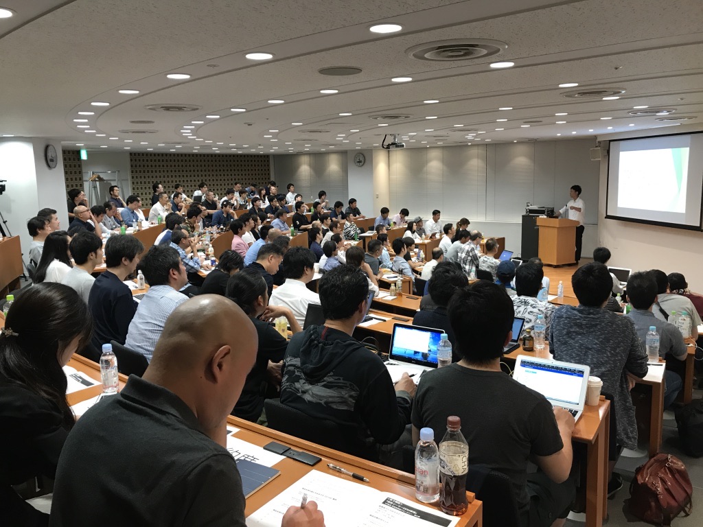 参加者で満席となった当社主催セミナーの講演会場