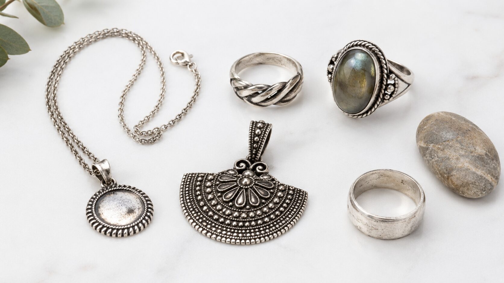 黒ずみクレームが起きやすいシルバーアクセサリー